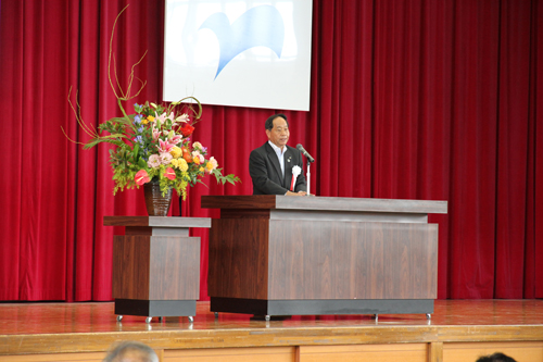 あいさつする大西市長