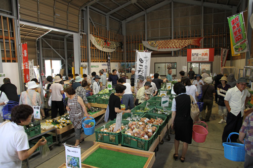 まるごと長門「旬」市場は大盛況