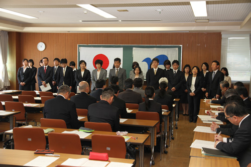 着任した小学校の先生たち
