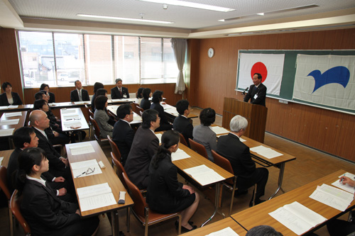 大西市長が歓迎のあいさつを述べる