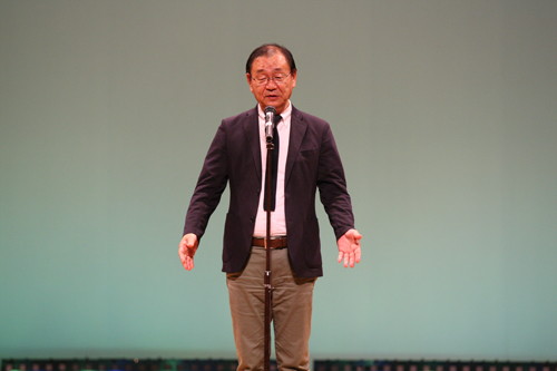 脚本・演出の下関市民ミュージカルの会の伊藤寿真男代表