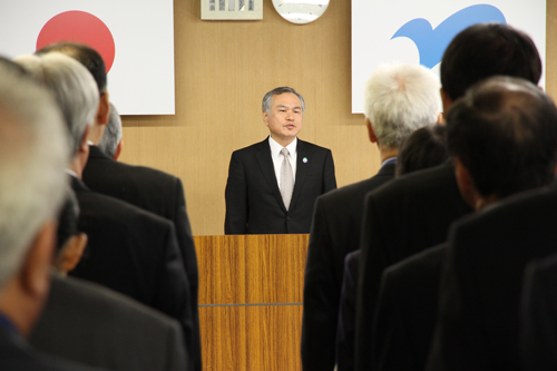 訓示を述べる村田副市長