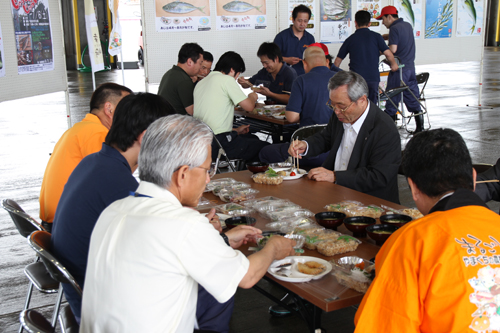 新鮮な『仙崎トロあじ」の試食会