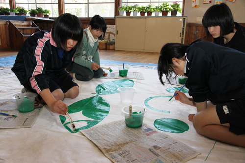 黙々と？色が付いていきます