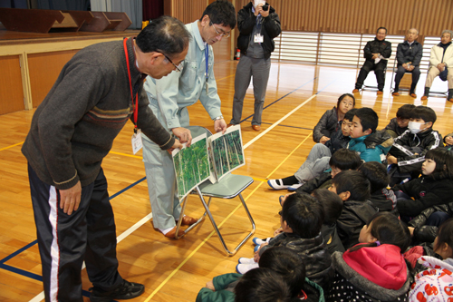 森林の大切さを学ぶ