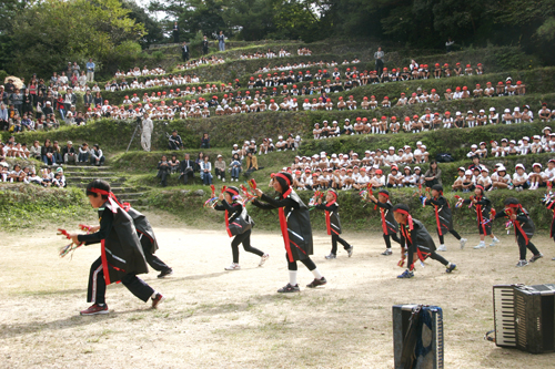 大畑小学校児童によるよさこい踊り