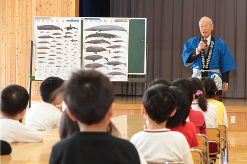 長門大津くじら食文化を継承する会の光永副会長のあいさつ