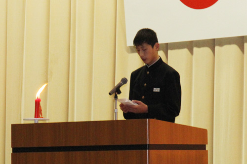 お礼の言葉を述べる中本君