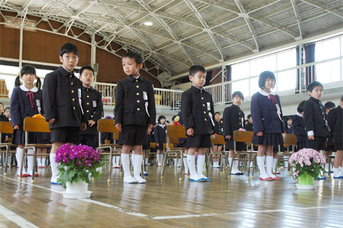 入学式での新一年生