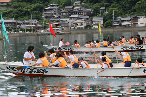 和船競漕には23チームが出場