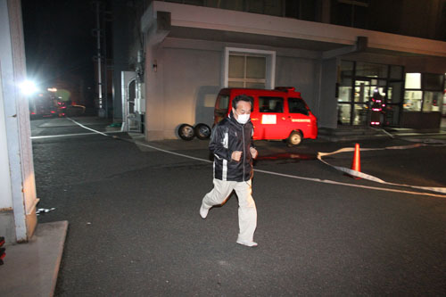 緊急召集で駆けつけた消防職員