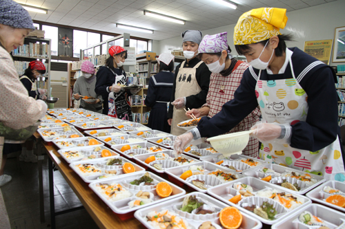 心を込めて盛りつける