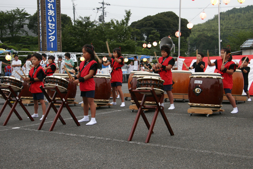 三隅清風太鼓子どもメンバーによるオープニングアトラクション