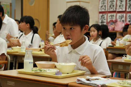 アジは天ぷらにして提供された