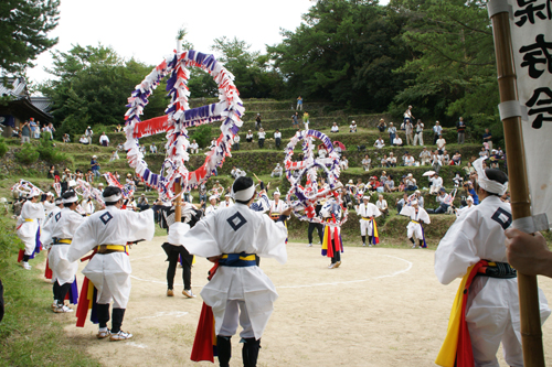 湯本南条踊保存会による「湯本南条踊」