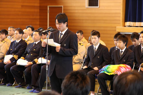 実習生代表の上田祐太さんが決意を表明