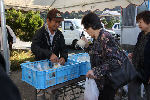 梨は地元俵山でとれたもの