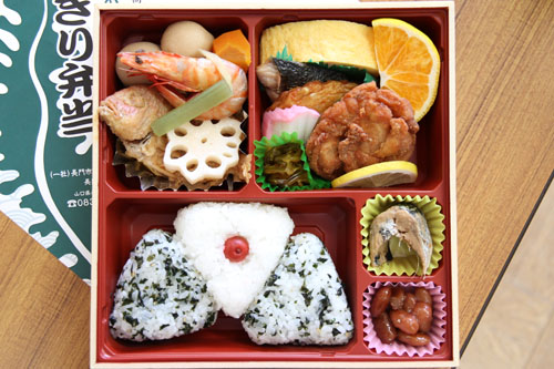 当時を再現したお弁当