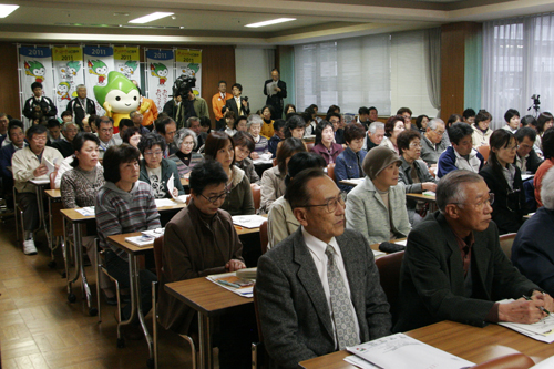集まった約100人のボランティア