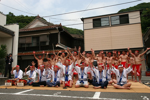 鯨唄の披露