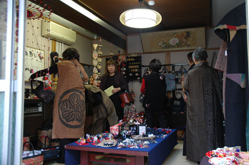 小物のお店も盛況