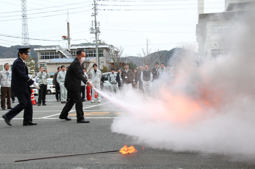 消火器は正しく使えるようにしておきましょう