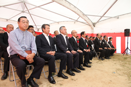 参加者は全部で約60人