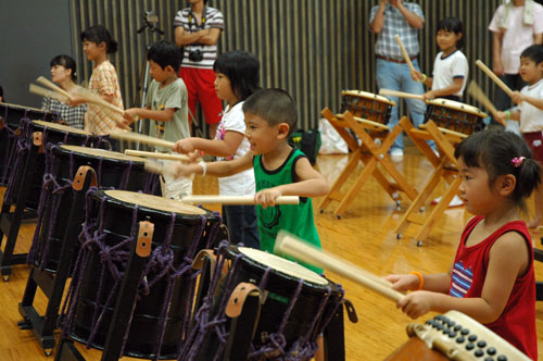 最後は「みすゞ音頭」が叩けるまでに