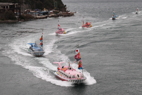 海上パレードのようす