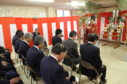 宮国宮司による神事