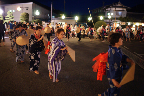 盆踊りをみんなで