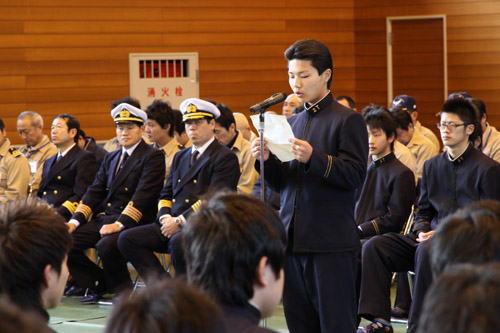 出航の決意を述べる道永さん
