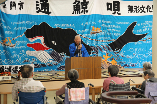 あいさつする藤田副会長