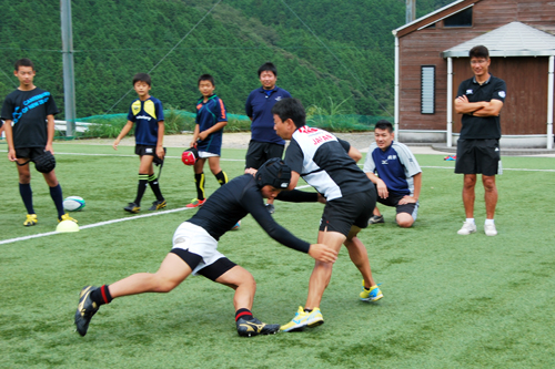タックルの指導方法を伝授