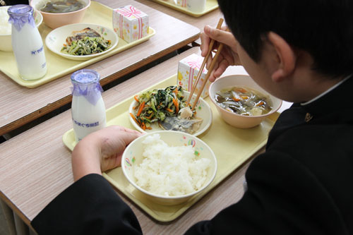 上手にサワラをほぐす