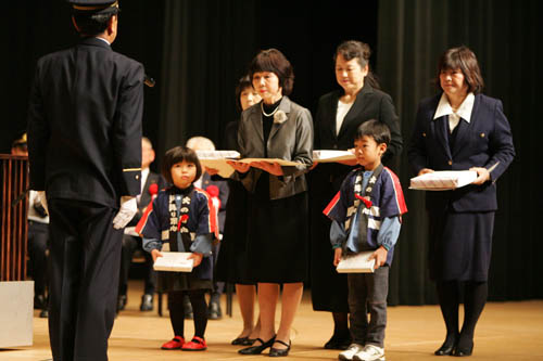 みのり保育園幼年消防クラブが山口県消防クラブ連合会長表彰を受ける