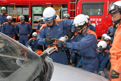 車両を使って訓練 長門市ホームページ