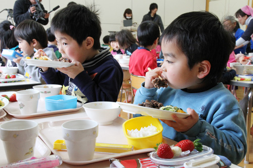 給食中のようす