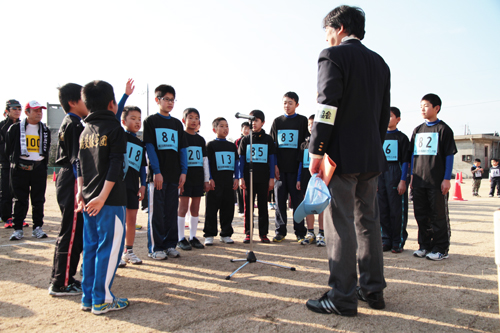 向陽小学校の児童が選手宣誓