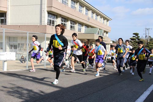 神田小を勢いよくスタート