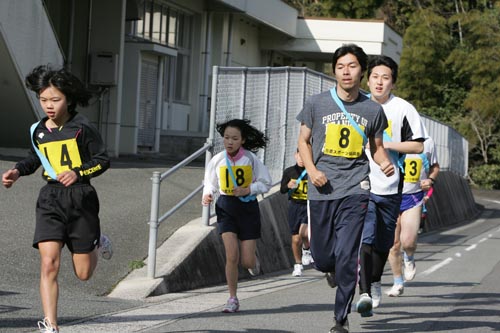 スタート直後はダンゴ状態