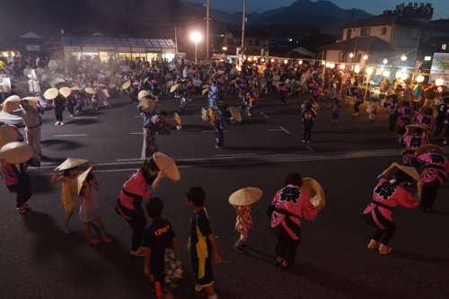 盆踊りのようす