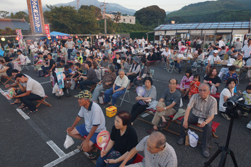 多くの人でにぎわった会場のようす