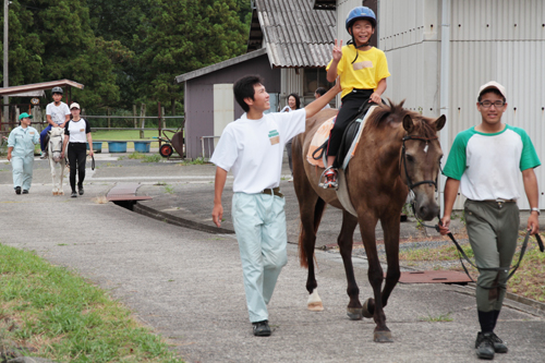 乗馬を楽しむ