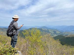 松山隊員