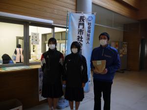 ３人