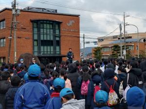 市民駅伝開会式の様子