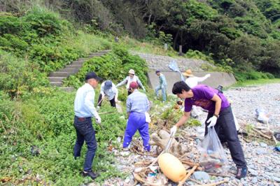 日露兵士の墓碑清掃