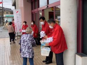 みんなで赤い羽根共同募金啓発活動の様子