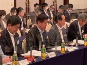中国市長会で話を聞く市長